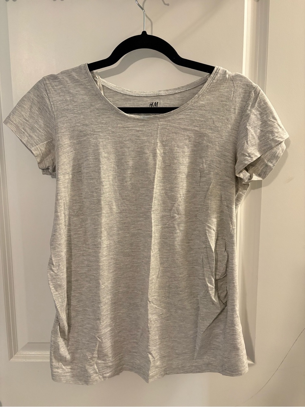 H&M Women’s Heather Light Gray Short Sleeve Tee